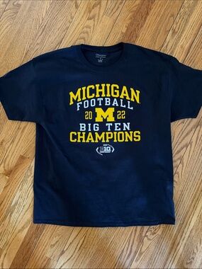 Champion BIG10 Back 2 Back Michigan Football Graphic T
